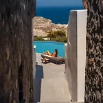 Santo Pure Suites&villas