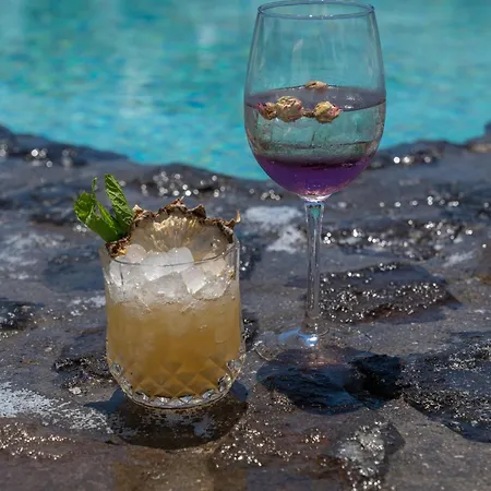 Santo Pure & 5* Oia (Santorini)